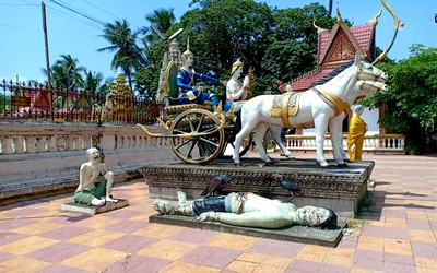 Battambong tour-white elephant temple