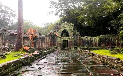 Siem Reap Angkor tour-Preah Khan Outer wall