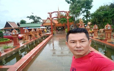 Venerable site of neak ta khleang moeang - Orknha khlaeng meung