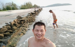 Swimming at Bak khlong beach - koh kong beach - koh kong flower park 